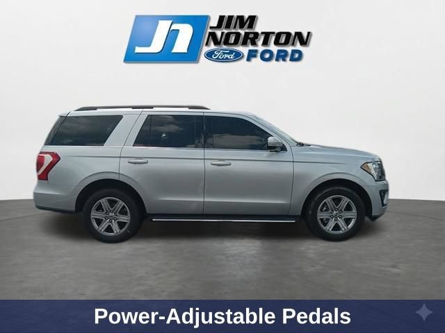 Used 2019 Ford Expedition XLT w/ Equipment Group 202A AWD/4WD image 12