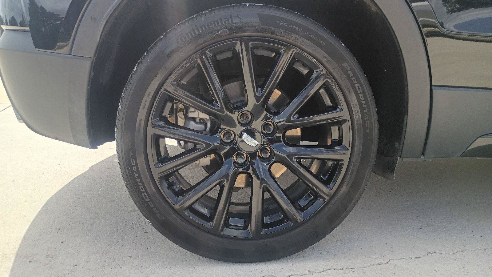 Used 2022 Cadillac XT4 Sport w/ LPO, ONYX Package FWD image 22