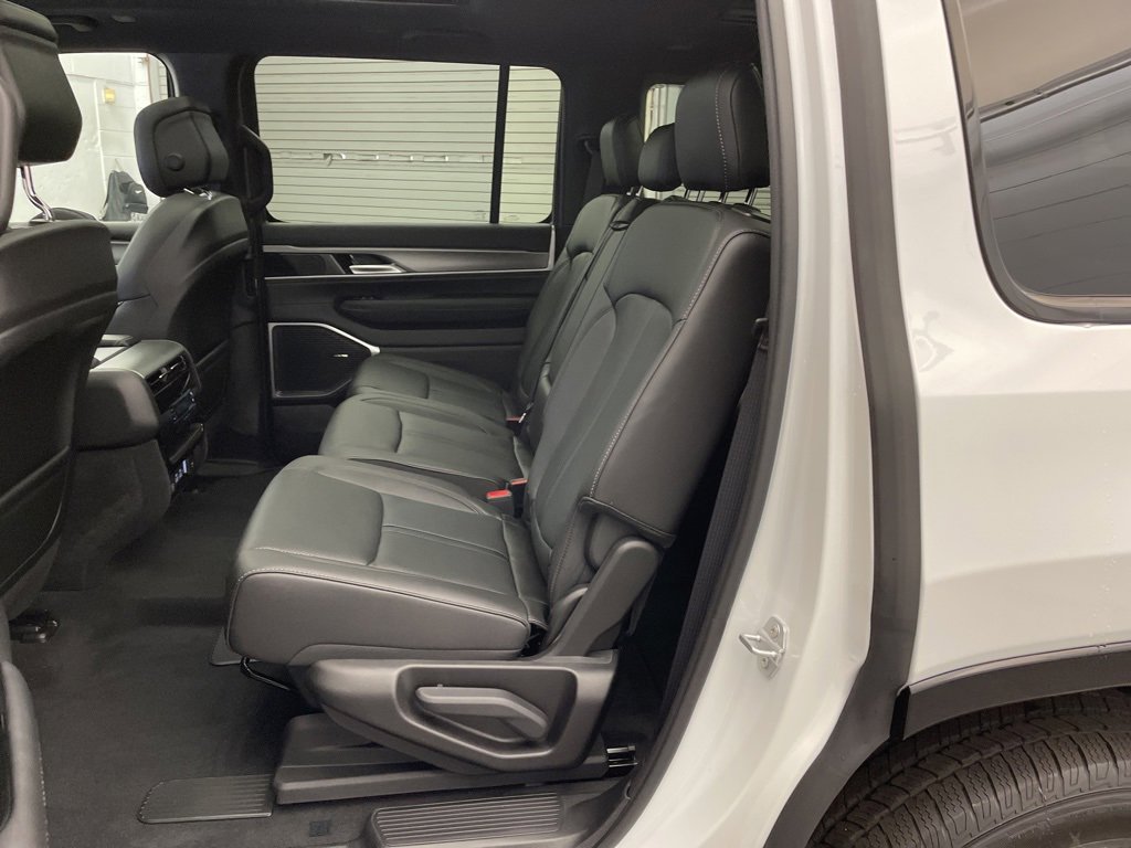 New 2025 Jeep Wagoneer 4WD w/ Premium Group I image 20