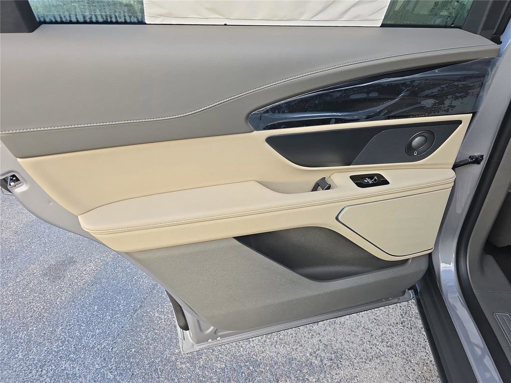 New 2025 Lincoln Nautilus Reserve image 11