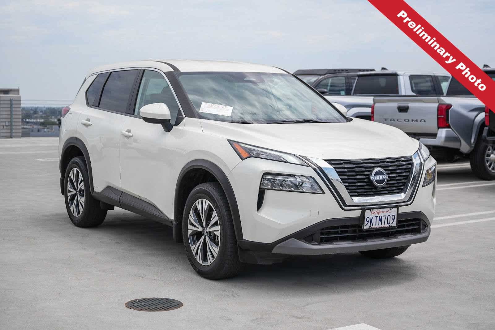 Used 2023 Nissan Rogue SV FWD image 3