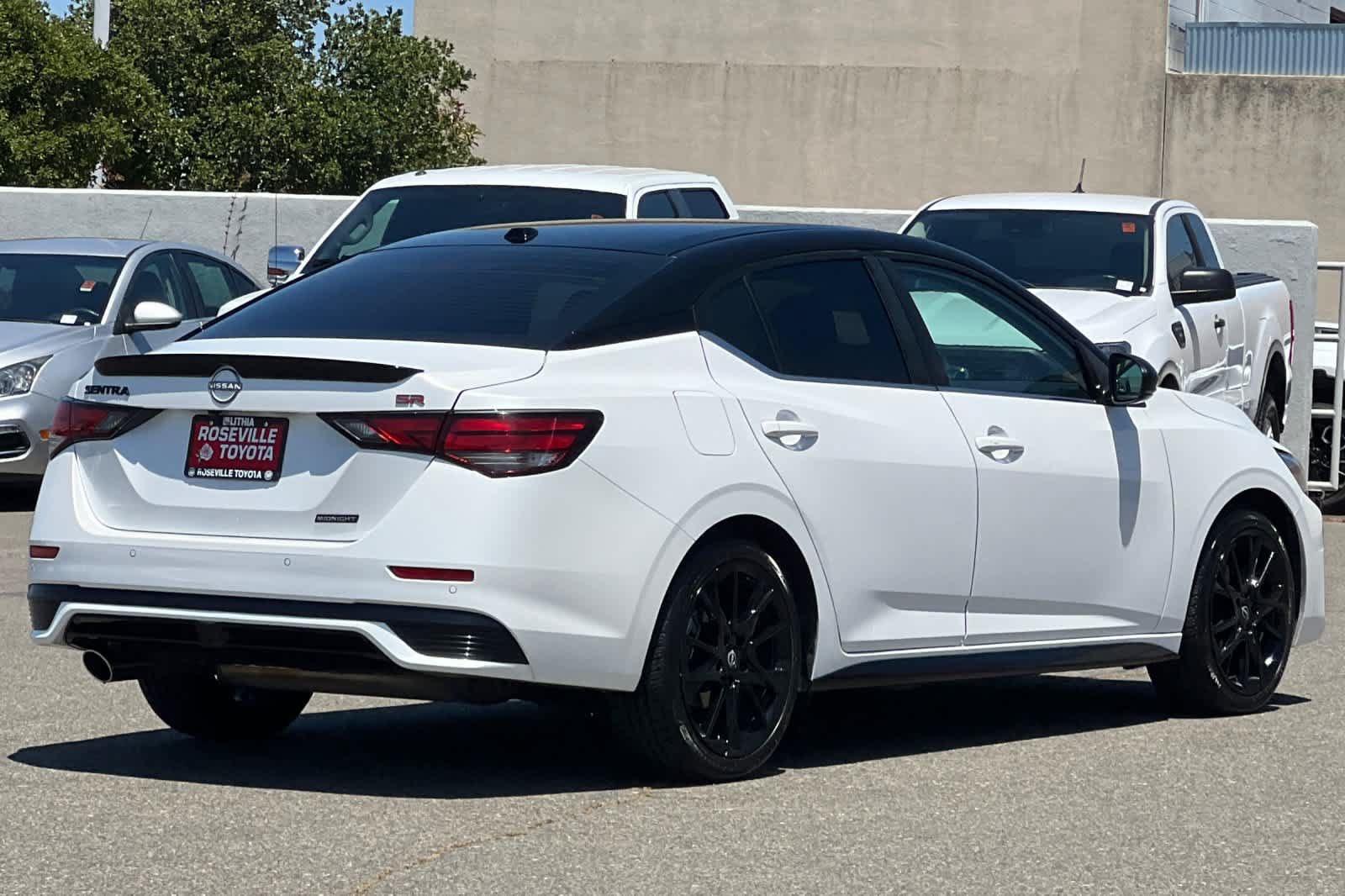Used 2025 Nissan Sentra SR w/ Midnight Edition FWD image 2