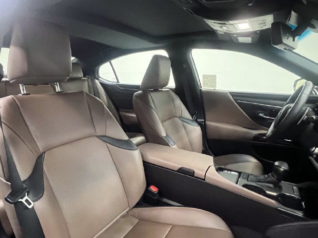 Used 2024 Lexus ES 350 w/ Premium Package FWD image 11