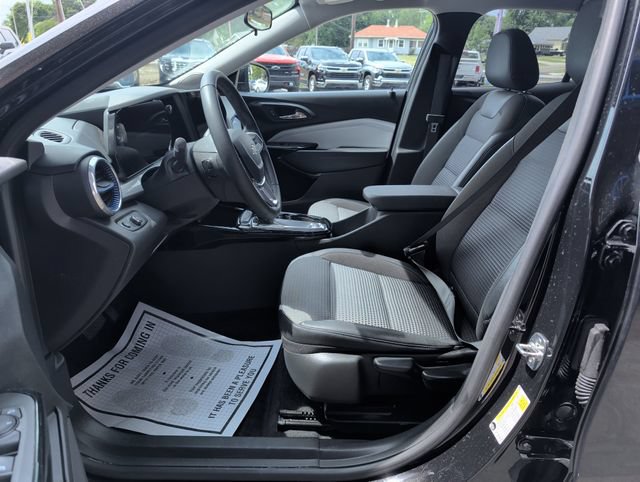 Used 2024 Chevrolet Trax LT w/ Driver Confidence Package FWD image 11