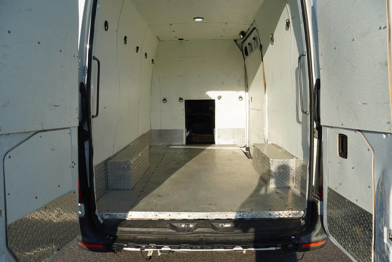 Used 2020 Freightliner Sprinter 2500 RWD image 21