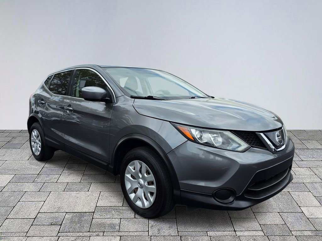 Used 2019 Nissan Rogue Sport S image 1