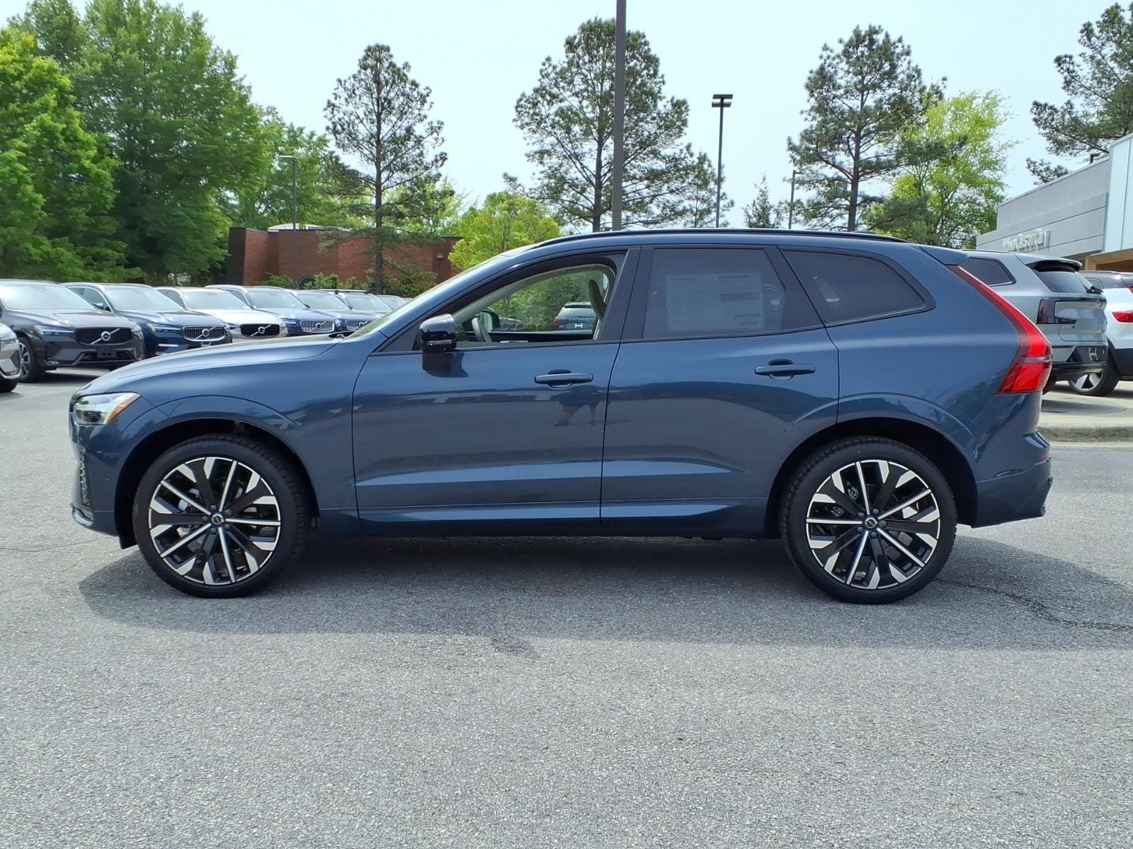 New 2026 Volvo XC60 B5 Ultra w/ Protection Package Premier AWD/4WD image 6
