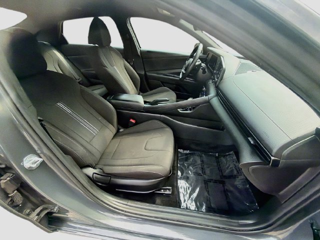Used 2025 Hyundai Elantra Sport FWD image 28