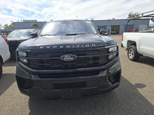 Certified 2025 Ford Expedition Active AWD/4WD image 2