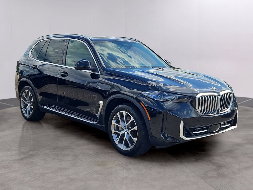 Used 2025 BMW X5 xDrive50e AWD/4WD image 3