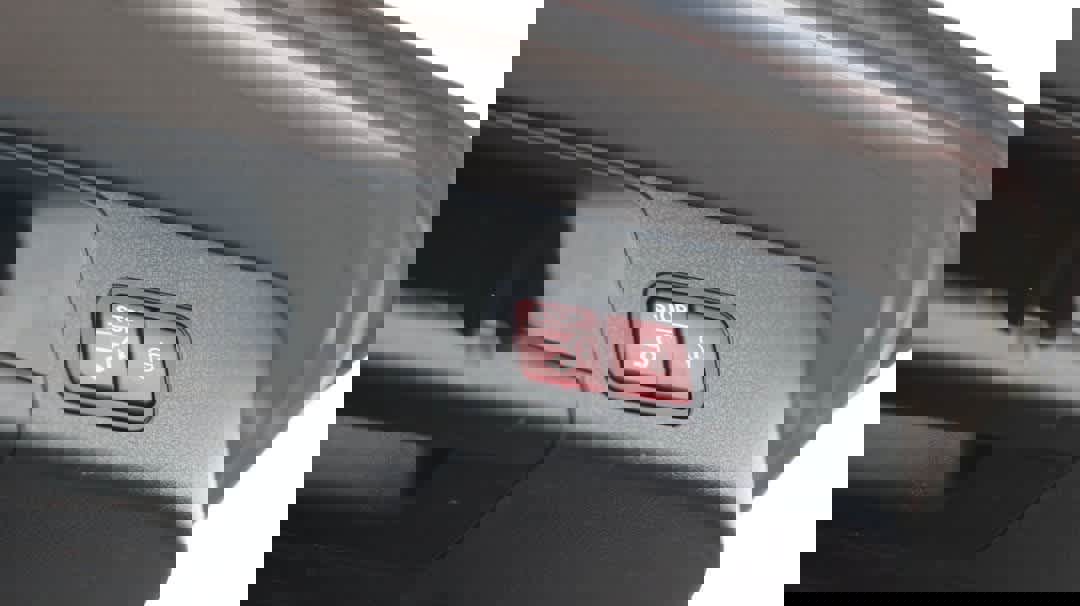 Certified 2022 Mercedes-Benz GLB 250 4MATIC w/ Premium Package Lite image 27