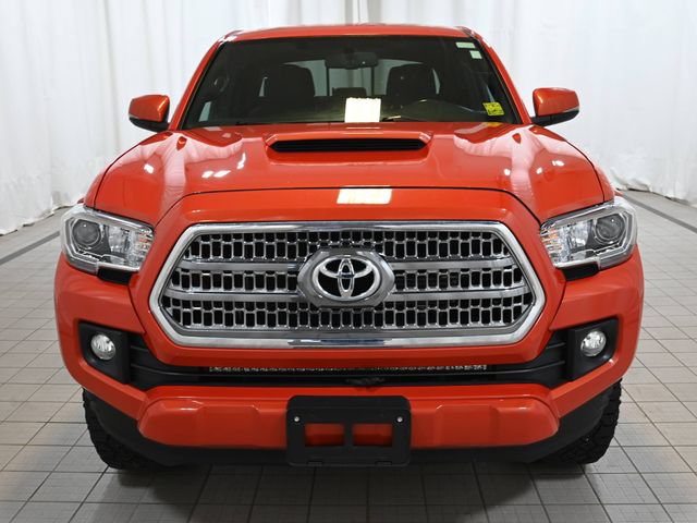 Used 2017 Toyota Tacoma TRD Sport w/ Tow Package (A/T) AWD/4WD image 18