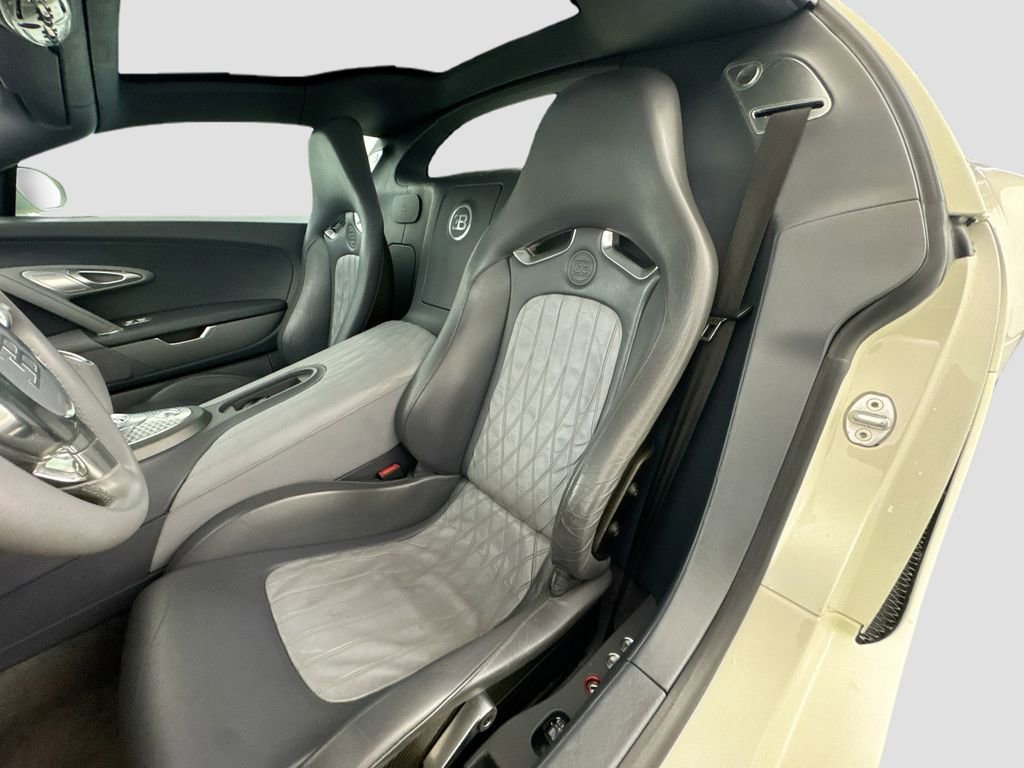 Used 2011 Bugatti Veyron AWD/4WD image 20