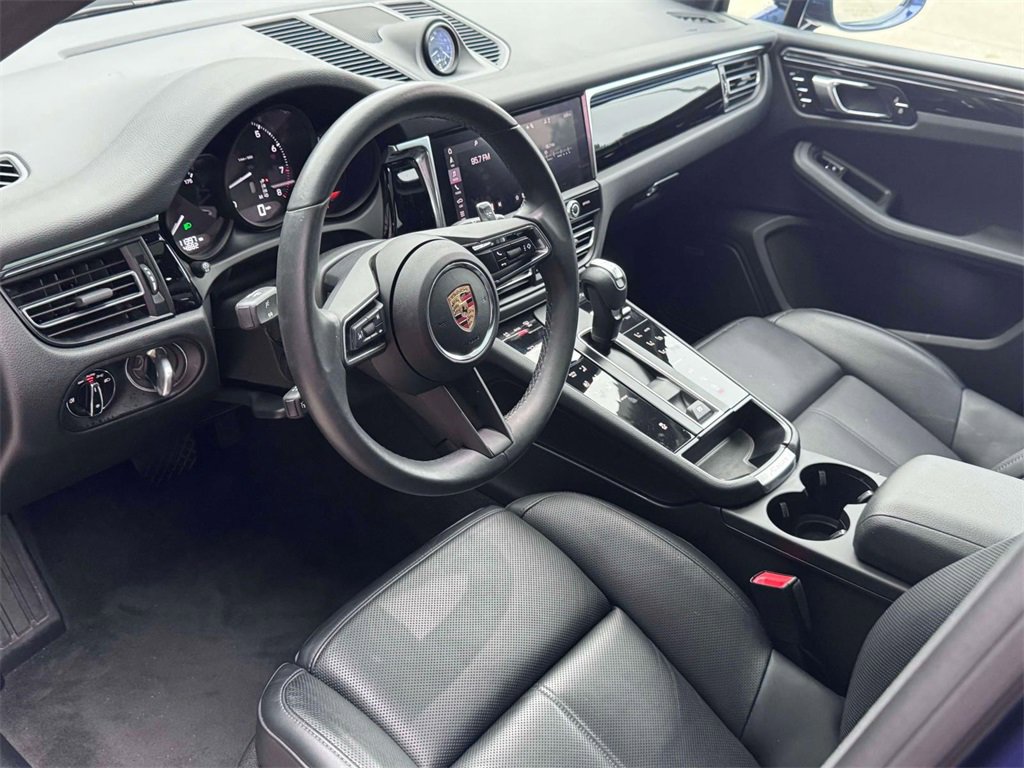 Used 2025 Porsche Macan Turbo image 12