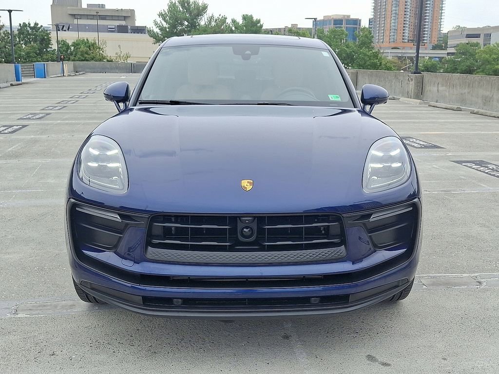 Certified 2025 Porsche Macan image 6
