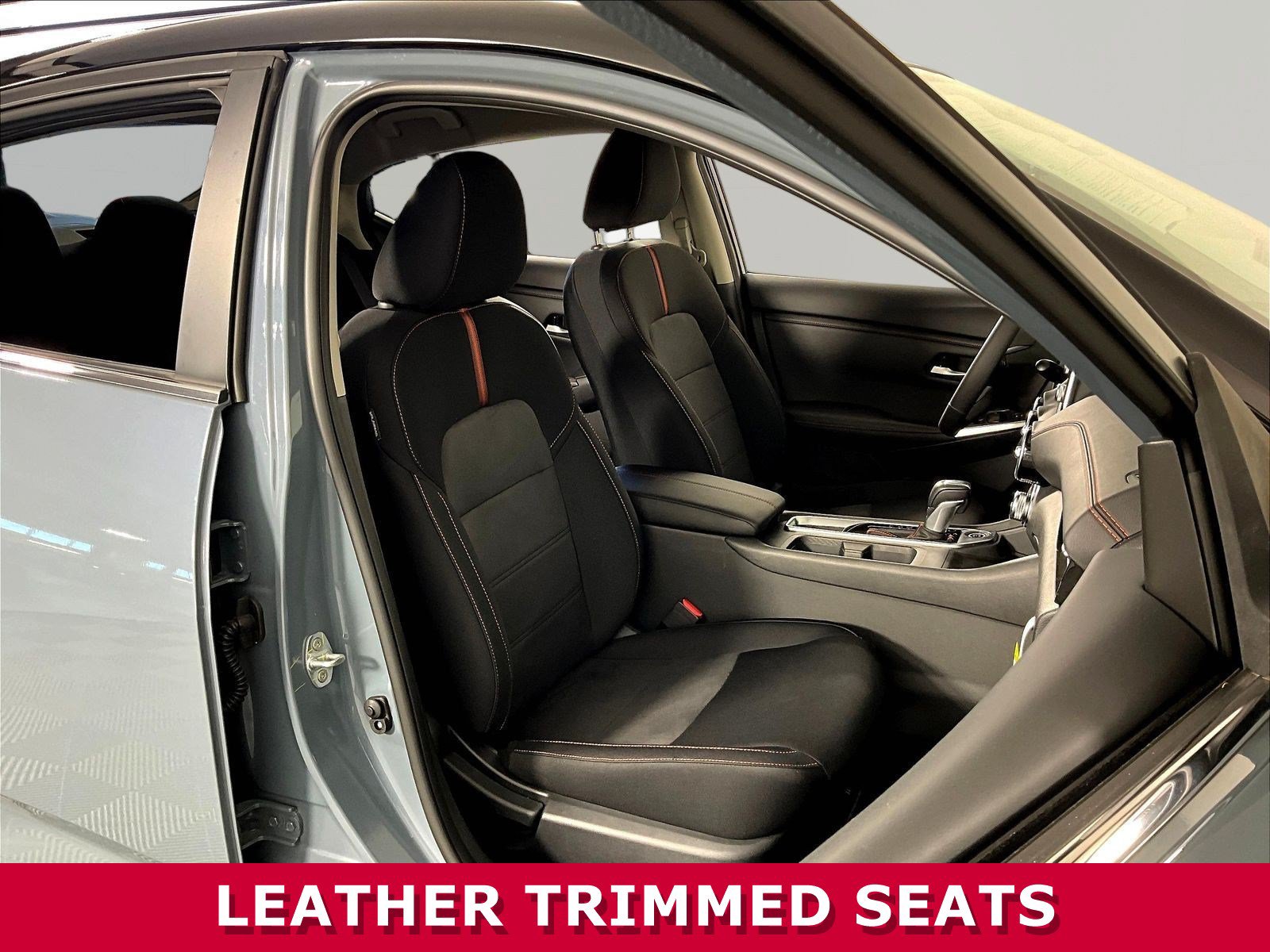 Certified 2025 Nissan Sentra SR w/ Midnight Edition FWD image 26