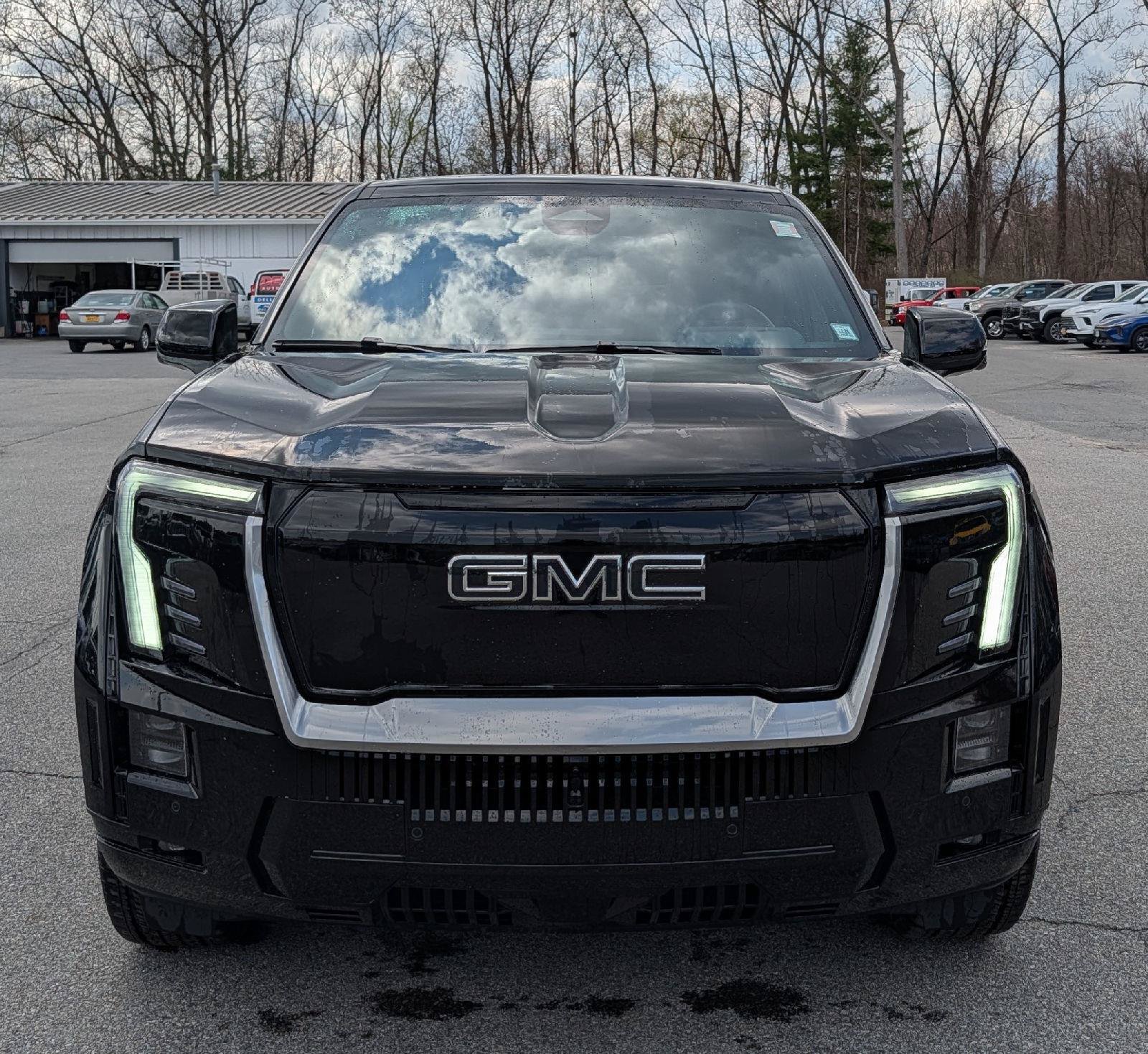 Certified 2025 GMC Sierra EV Denali AWD/4WD image 2