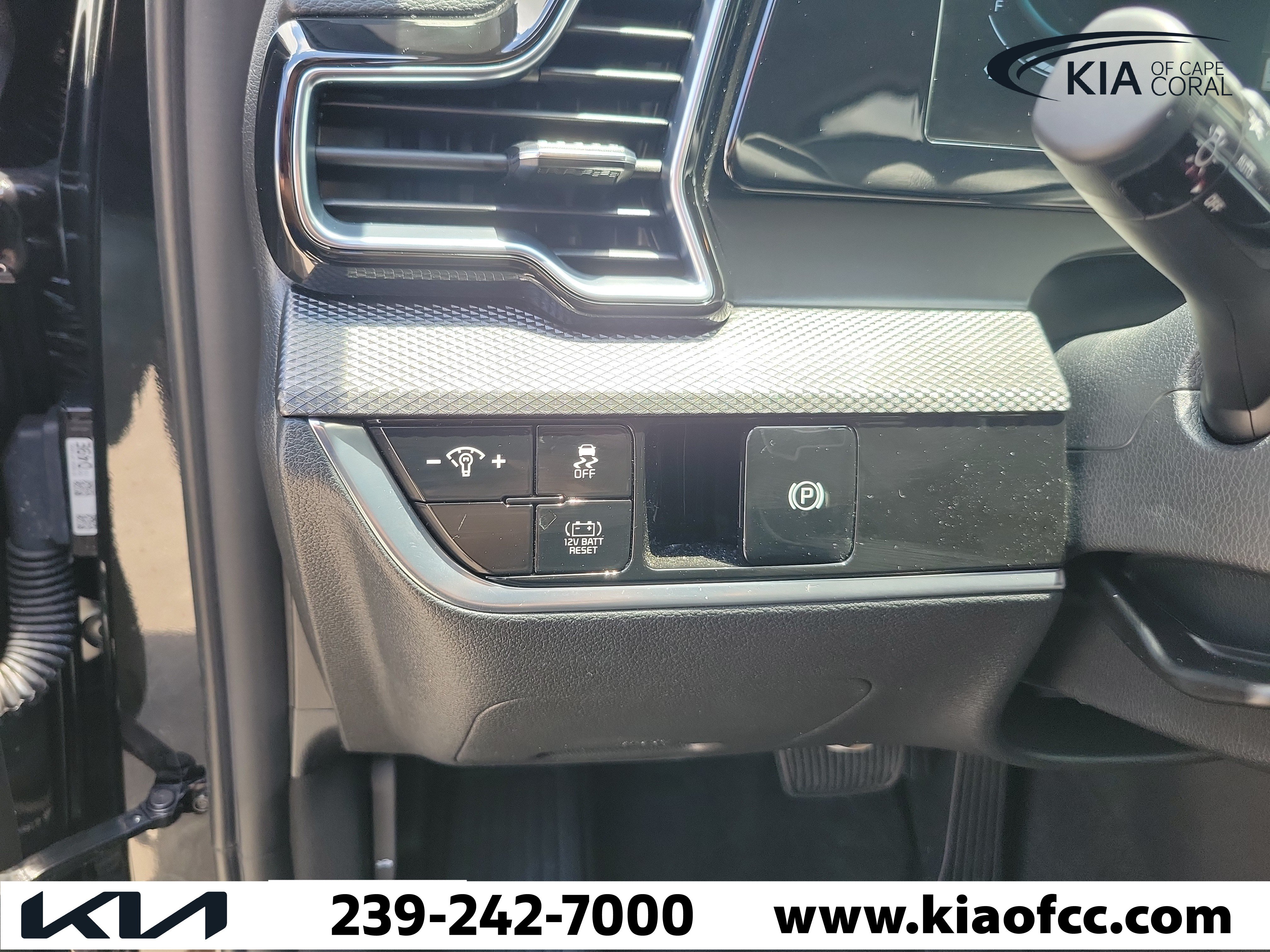 Certified 2025 Kia Sportage LX FWD image 22
