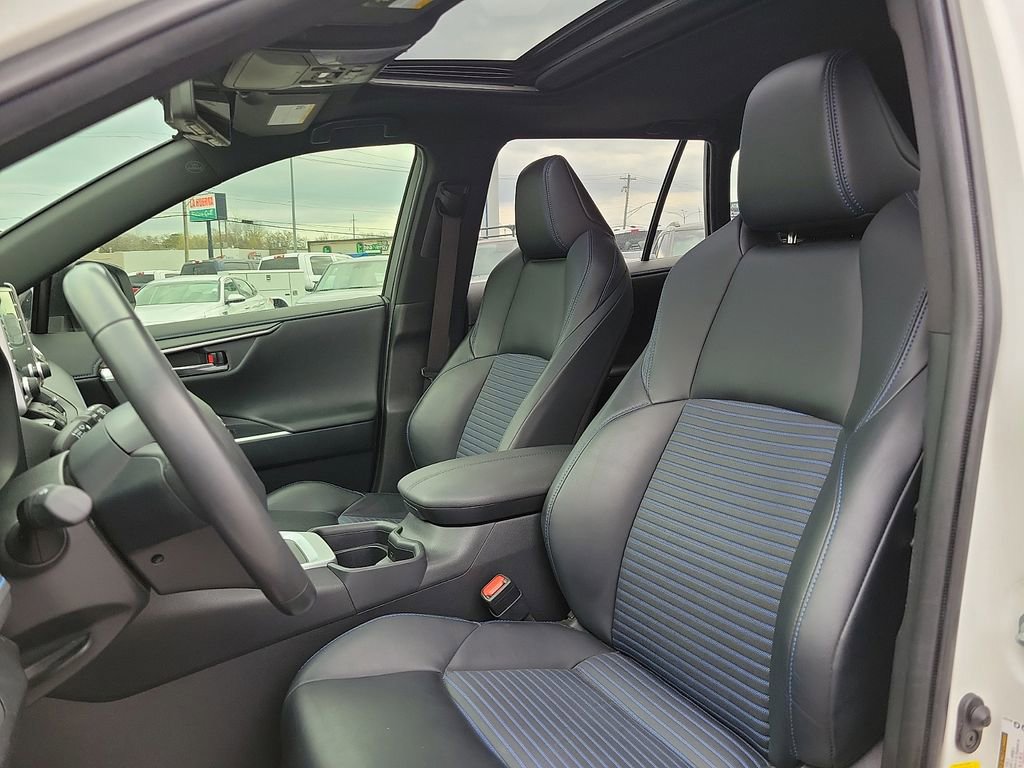 Used 2019 Toyota RAV4 XSE w/ XSE Weather Package image 11