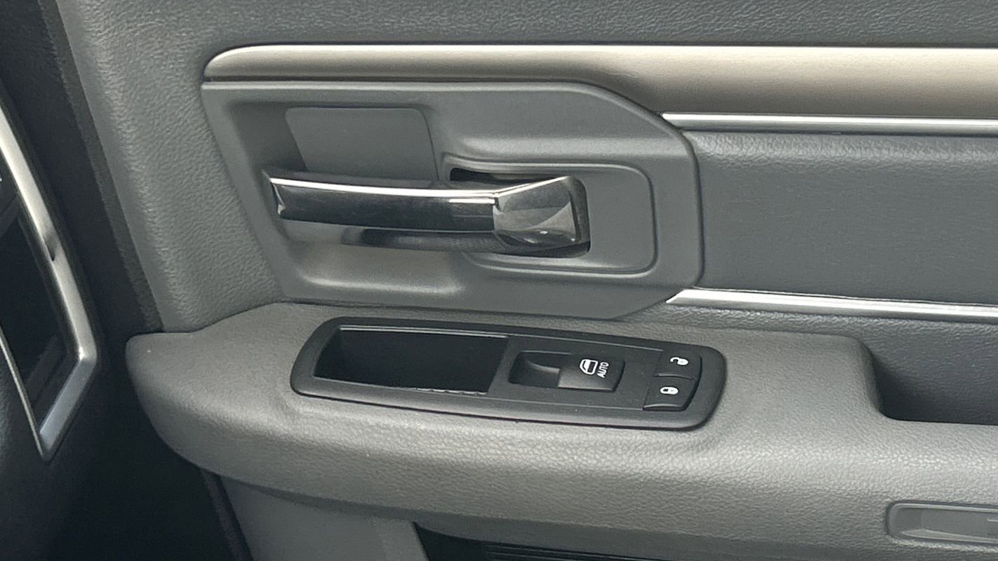 Used 2015 RAM 1500 Big Horn image 32