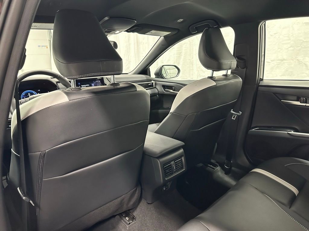 Used 2025 Toyota Camry SE image 48