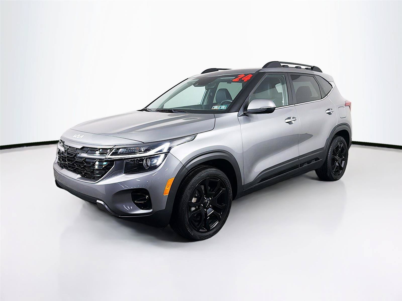 Used 2024 Kia Seltos X-Line AWD/4WD image 3