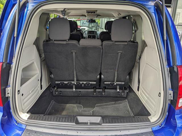 Used 2020 Dodge Grand Caravan SE w/ UConnect Hands-Free Group FWD image 13