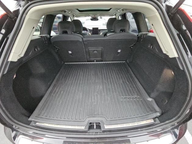 Used 2026 Volvo XC60 B5 Plus AWD/4WD image 14