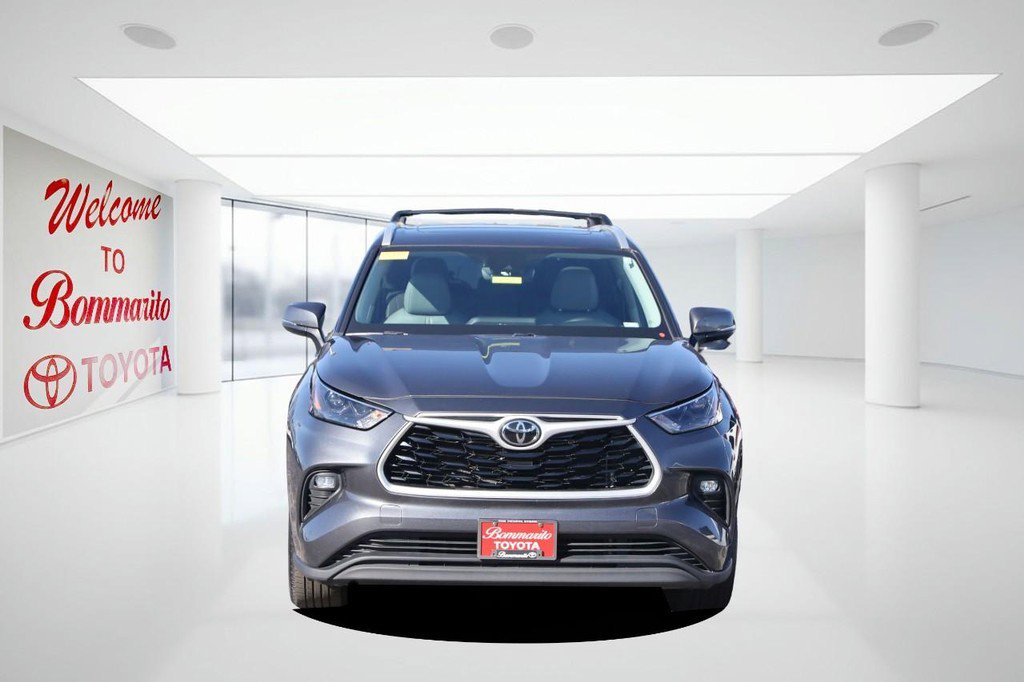 Used 2022 Toyota Highlander XLE image 4