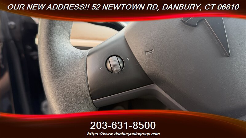 Used 2024 Tesla Model Y 2WD image 15