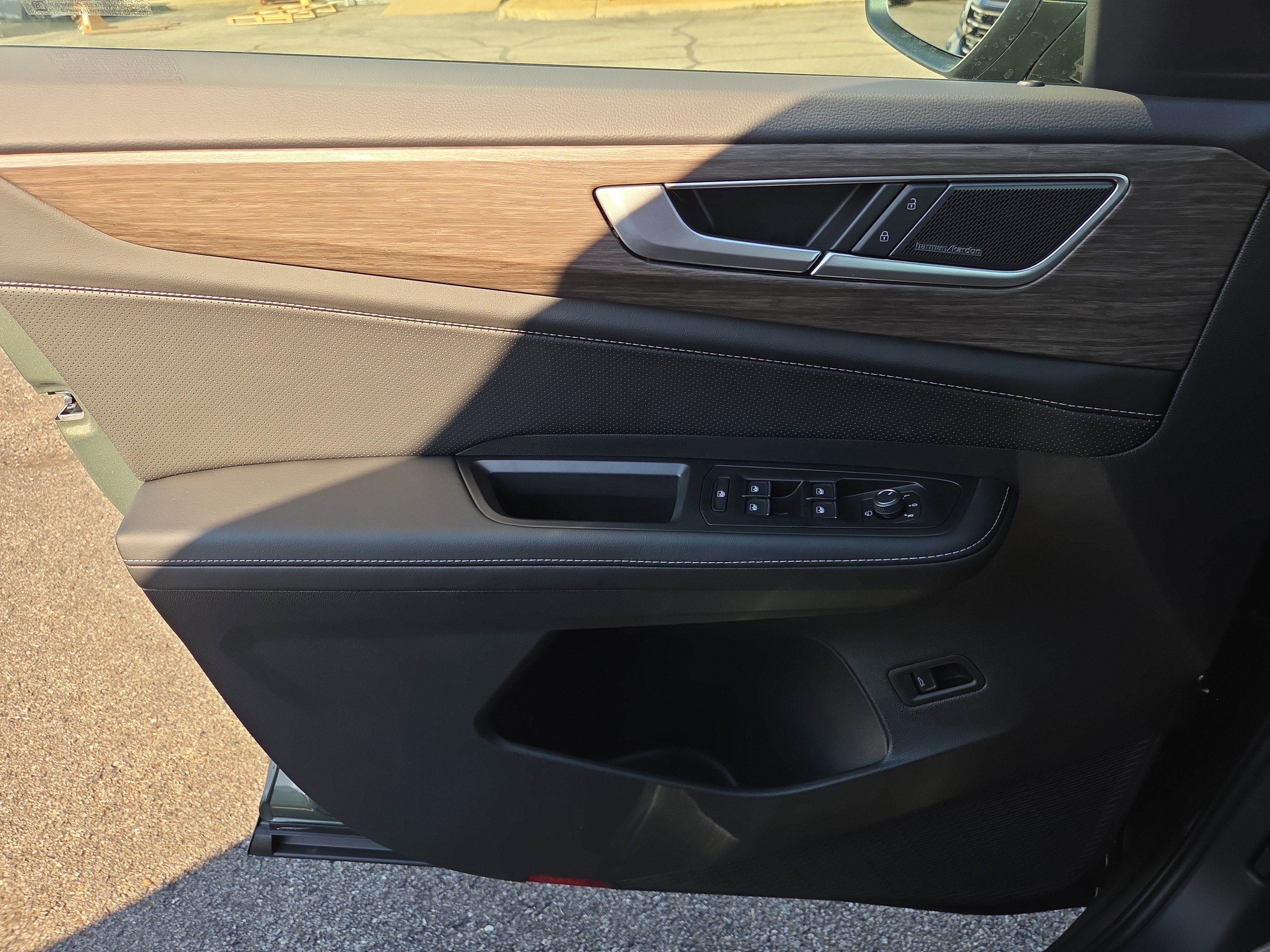 New 2026 Volkswagen Atlas SEL Premium R-Line image 9