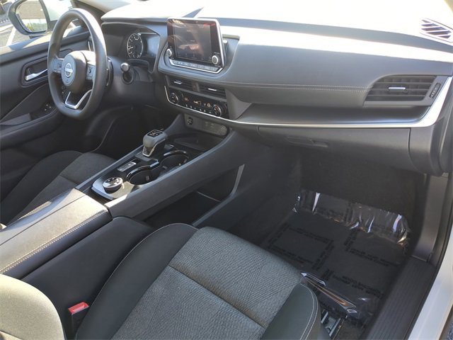 Used 2024 Nissan Rogue SV image 15