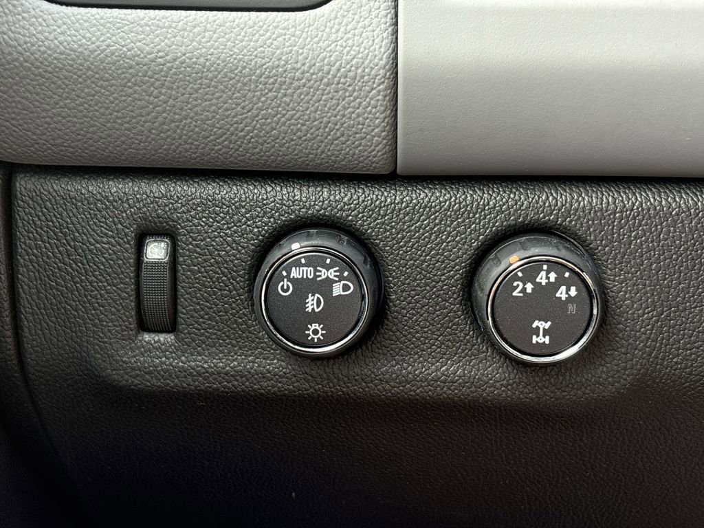 Used 2016 Chevrolet Colorado LT w/ LT Convenience Package image 36