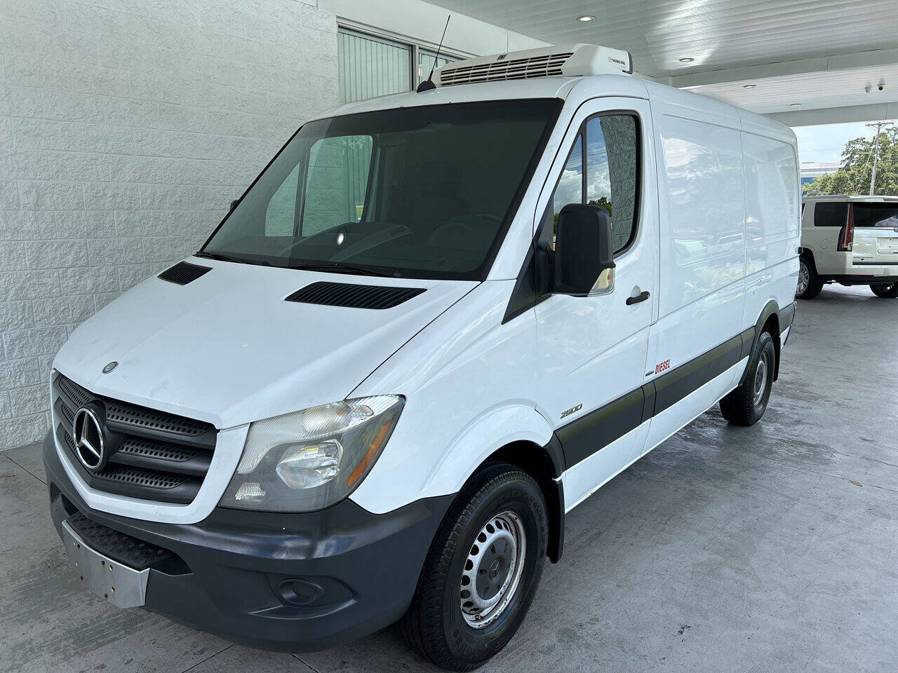 Used 2014 Mercedes-Benz Sprinter 2500 image 4