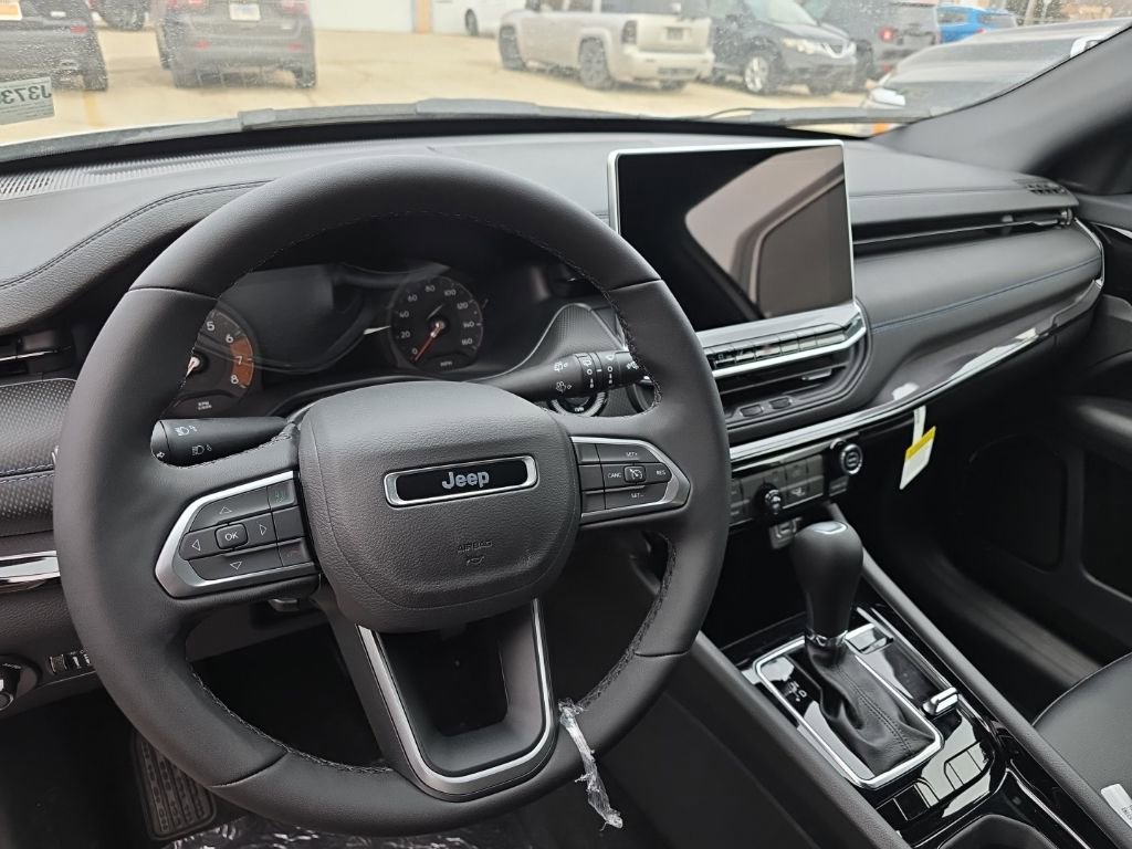 New 2026 Jeep Compass Latitude image 11