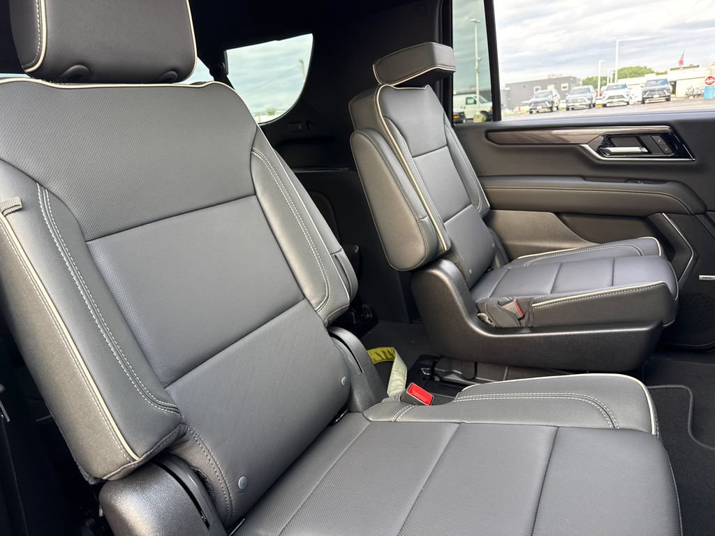 New 2026 GMC Yukon XL Elevation w/ Elevation Premium Package AWD/4WD image 35