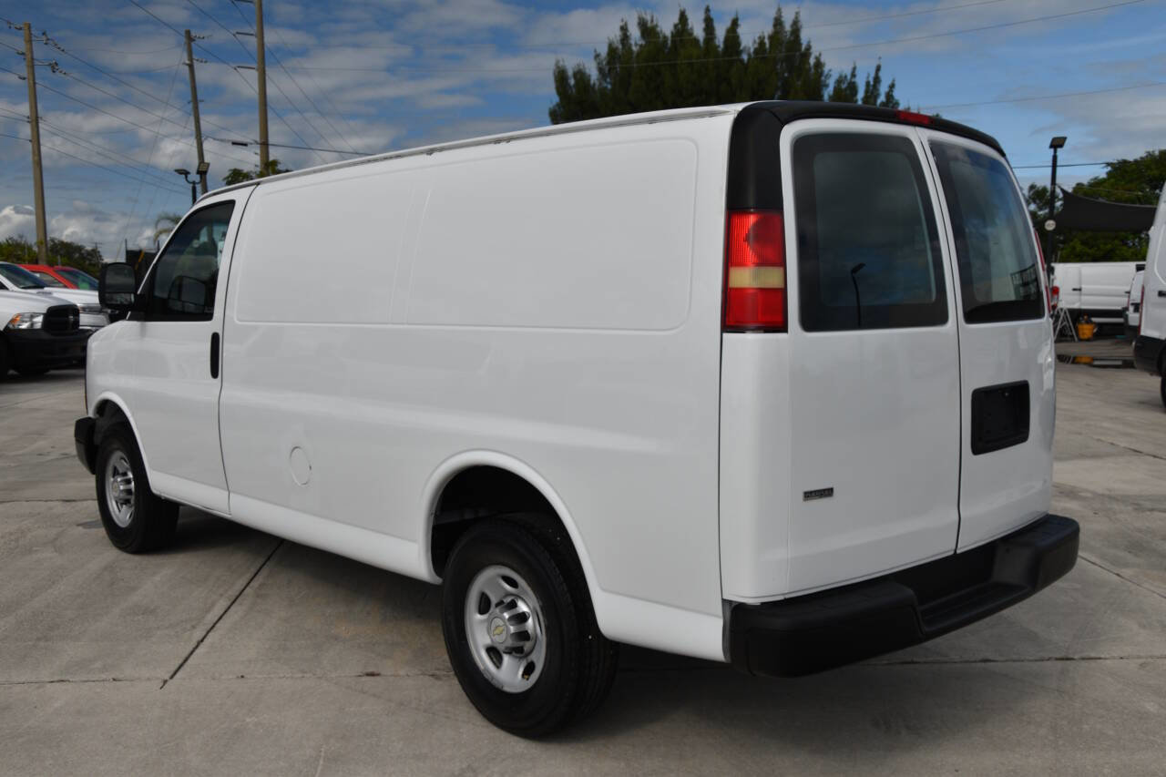 Used 2012 Chevrolet Express 2500 2500 3dr Cargo Van w/ 1WT image 4