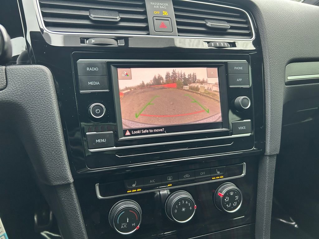 Used 2020 Volkswagen Golf 4-Door image 20