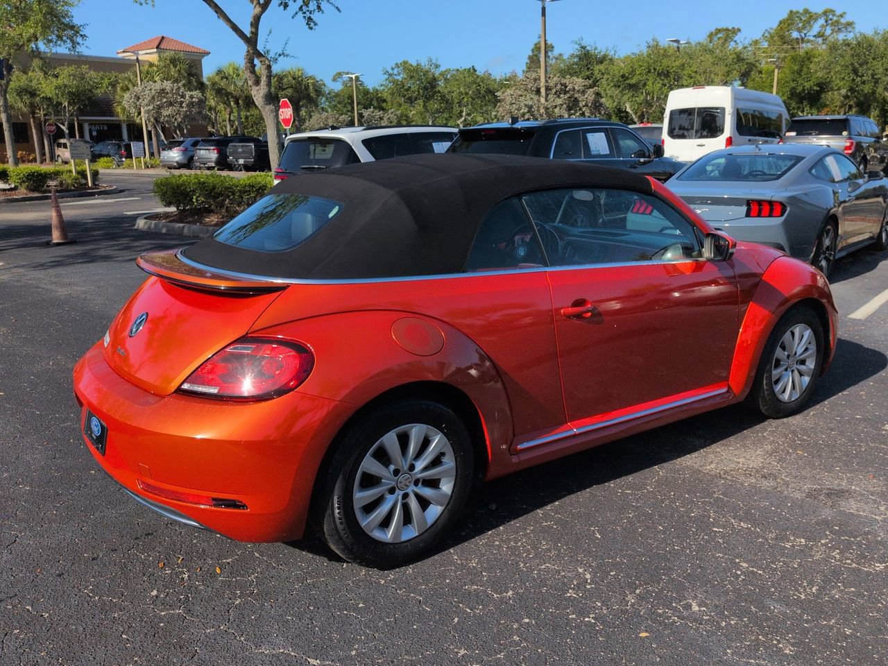 Used 2018 Volkswagen Beetle 2.0T S image 3