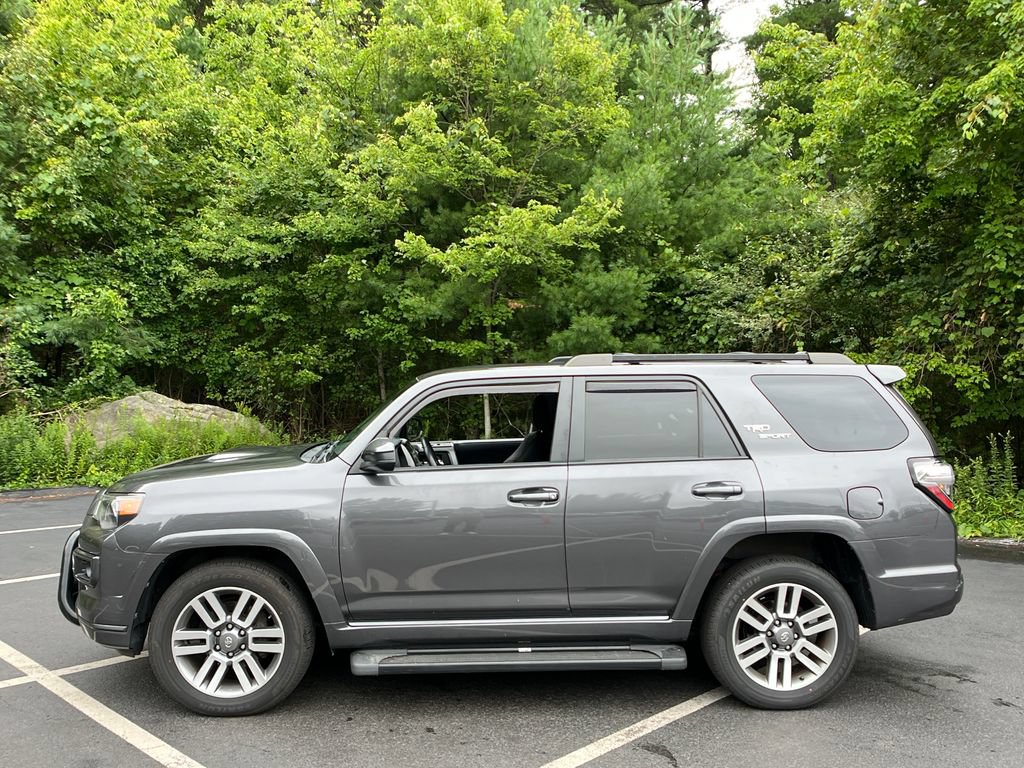 Used 2022 Toyota 4Runner TRD Sport AWD/4WD image 28