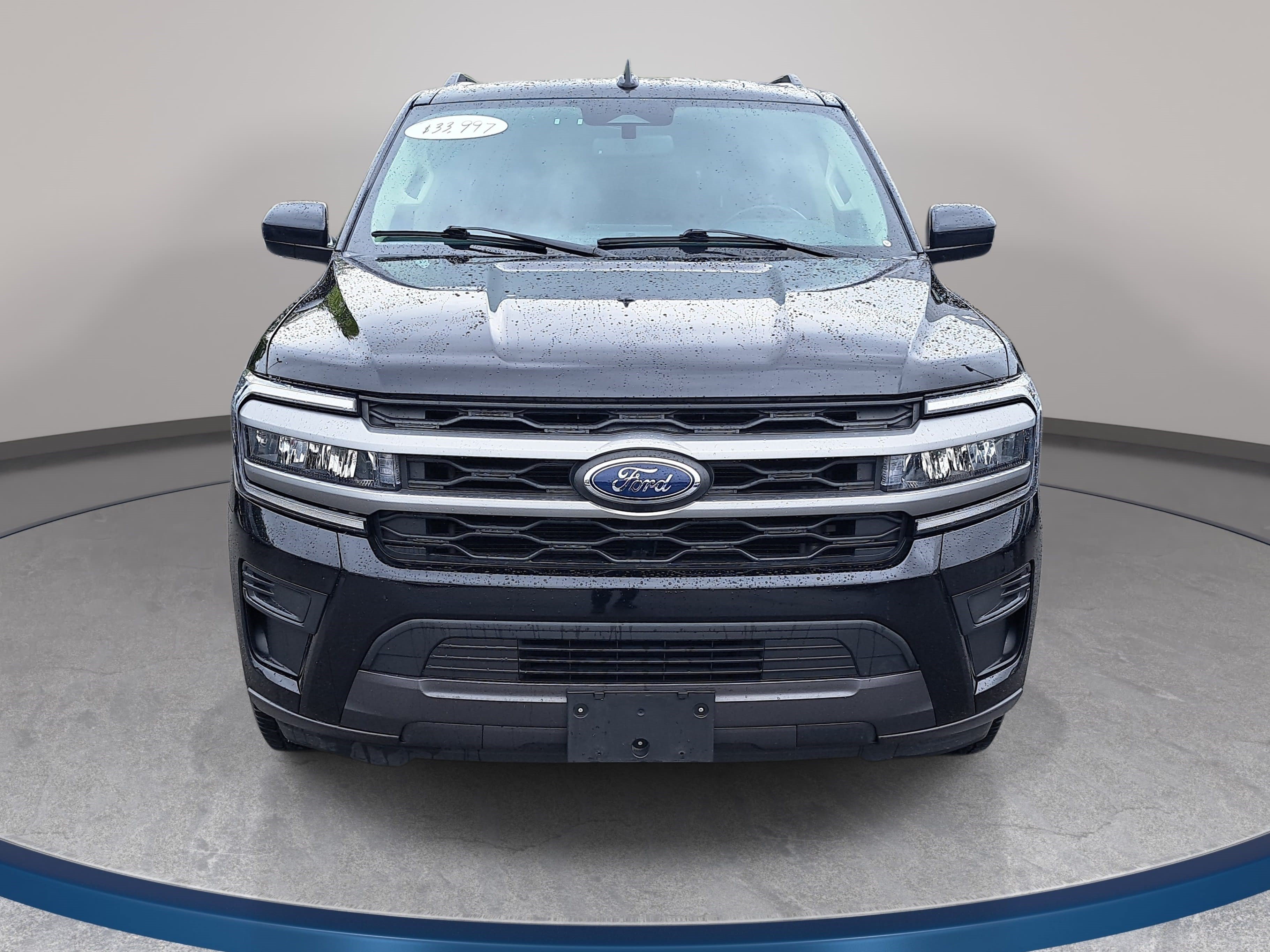 Used 2024 Ford Expedition XLT AWD/4WD image 2