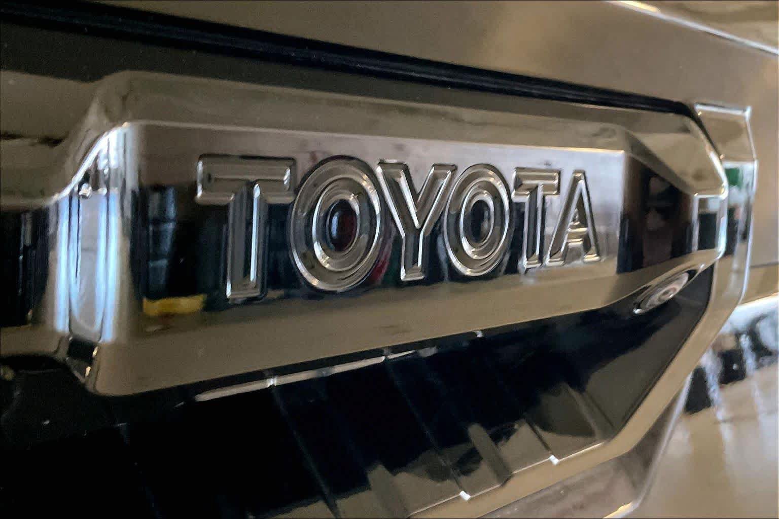 Used 2025 Toyota Tundra Platinum AWD/4WD image 31