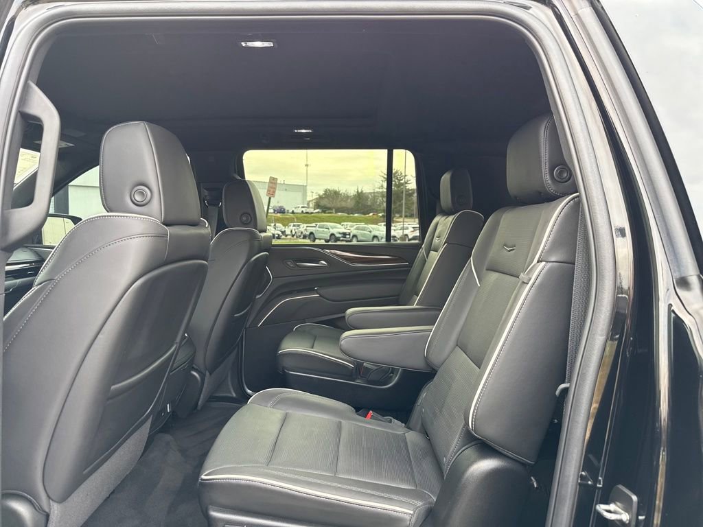 Used 2024 Cadillac Escalade ESV Premium Luxury image 20