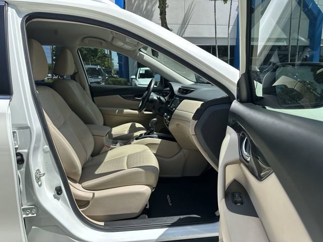 Used 2020 Nissan Rogue SV FWD image 29