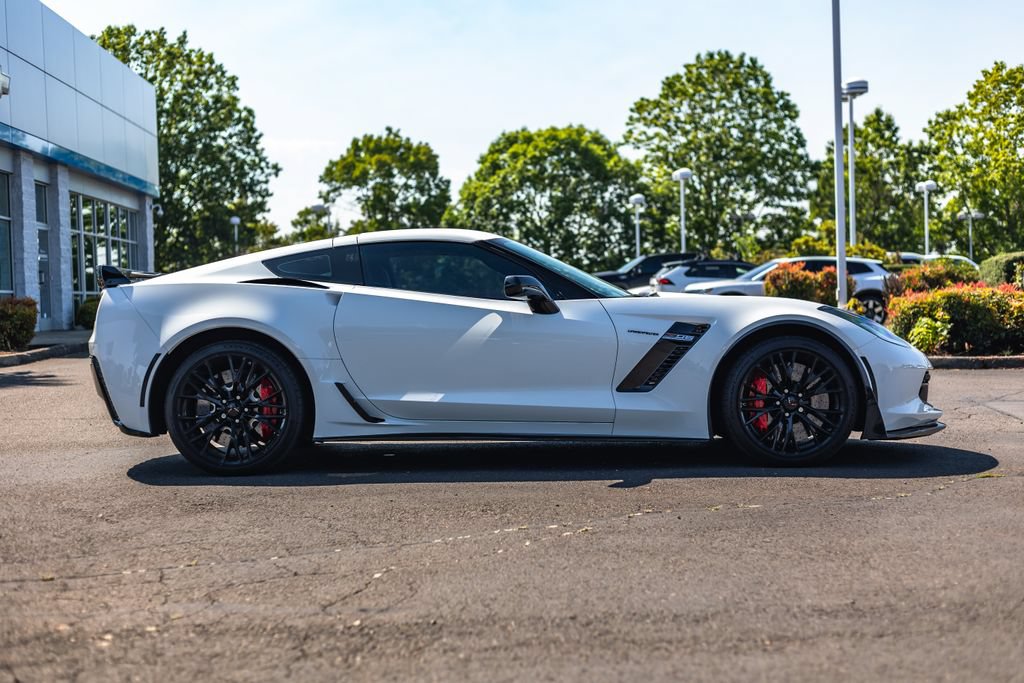 Used 2016 Chevrolet Corvette Z06 w/ 3LZ Preferred Equipment Group RWD image 8
