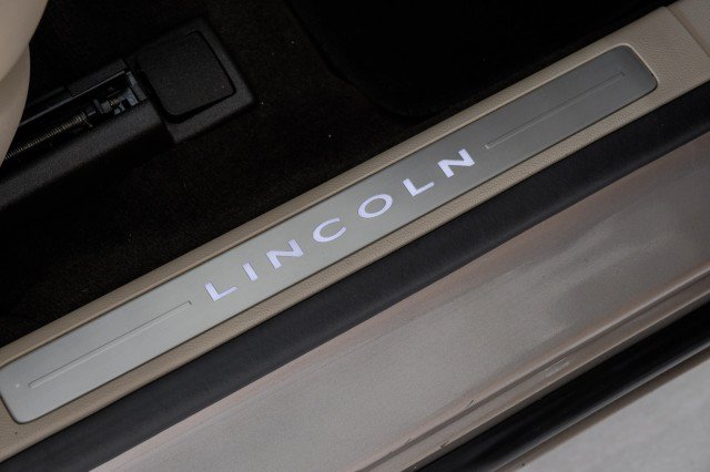 Used 2019 Lincoln MKZ Reserve FWD image 41