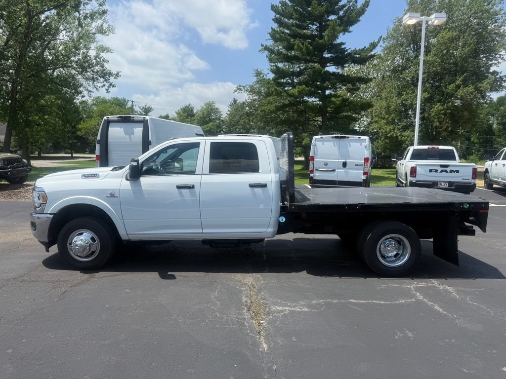 Used 2023 RAM 3500 Tradesman w/ Chrome Appearance Group AWD/4WD image 8