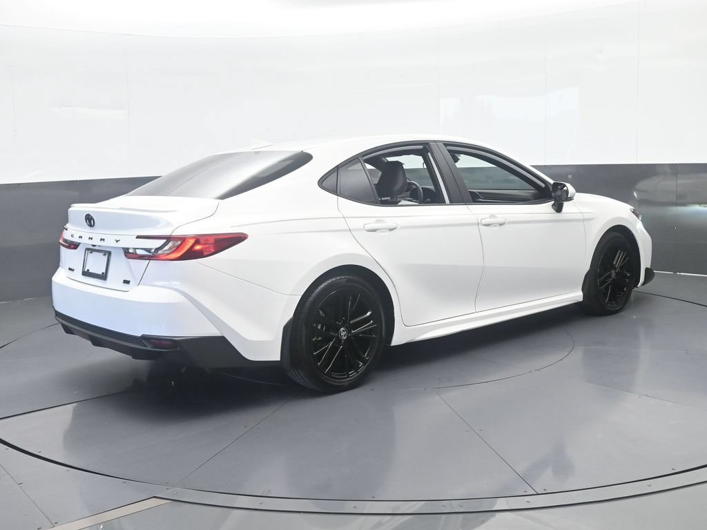 Used 2026 Toyota Camry SE FWD image 6