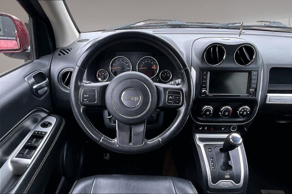 Used 2014 Jeep Compass Latitude FWD image 5