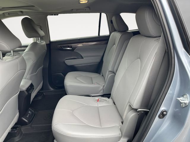 Used 2024 Toyota Highlander Limited AWD/4WD image 13